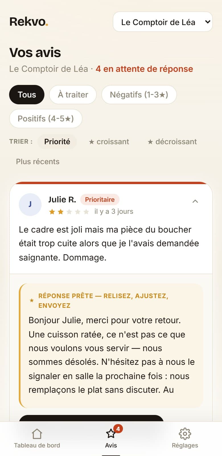 L’application Rekvo Avis : un avis négatif et sa réponse déjà rédigée, prête à publier
